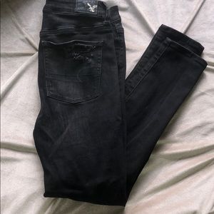 AMERICAN EAGLE ripped jeans!